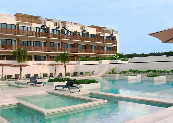 Wyndham Hotel 4*