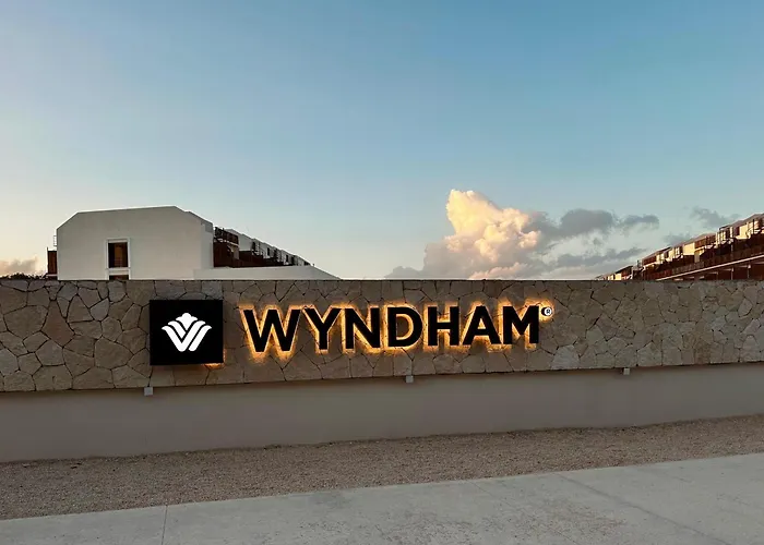Hotel Wyndham 4*